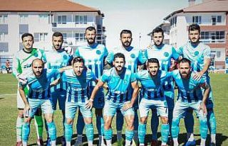 Taraftarlar, tribün yetersizliği sebebiyle karşılaşmaları...