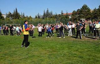 Tazelenme Üniversitesi öğrencileri sabah sporunda
