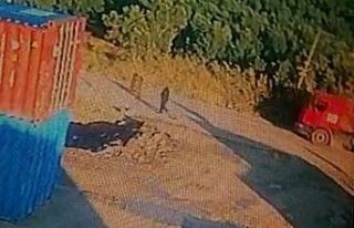 TIR şoförü otomobilin altında böyle kaldı