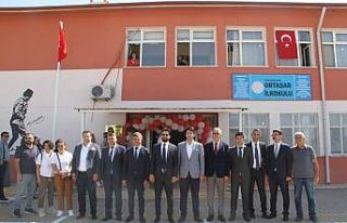 Tur operatörleri köy okulunu restore etti