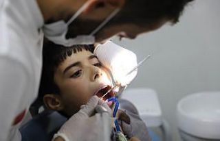 Türk doktorlarından Suriyelilere diş sağlığı...