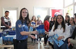 Türkeli’de MYO öğrencilerine terör bilgilendirmesi