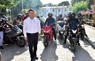 Tütüncü’den motosikletlilere destek