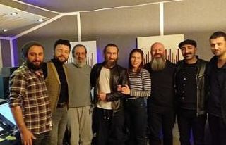 Ünlü sanatçılardan “Hepimiz Mehmediz” klibi