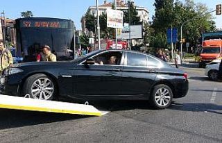 Üsküdar’da lüks araç kaza yaptı: 6 yaralı