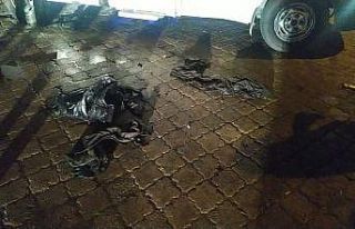 Üzerine benzin döküp kendini yaktı