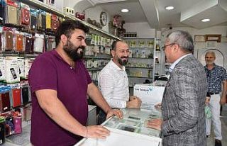 Vali Deniz esnafla buluştu