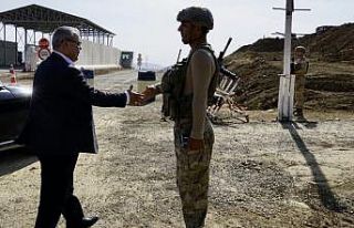 Vali Gündüzöz Şenyayla üs bölgesini ziyaret...