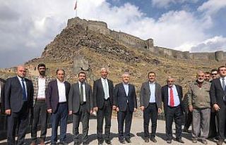 Vali Öksüz, milletvekilleriyle Kars Vadisi çalışmalarını...