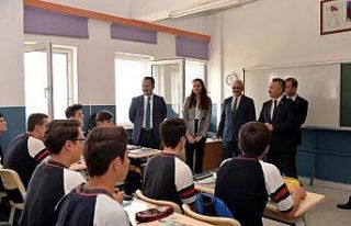 Vali Şentürk’ün lise ziyaretleri