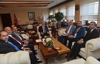 Van heyetinden Bakan Turhan’a ziyaret