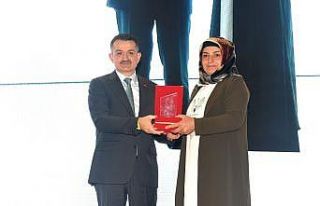 Vanlı kadın çiftçi Türkiye birincisi oldu