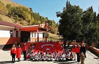 Vanlı miniklerden ‘Barış Pınarı Harekatı’na...