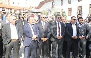 Yağmur duasına çıkan vatandaşlar deve kurban...