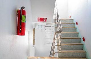 "Yangın merdiveni kapısını kilitli tutmak...