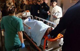 Yaya geçidinde otomobilin çarptığı üniversite...