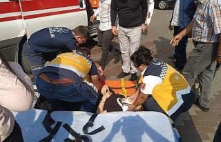 Yaya geçidindeki anne kıza çarpan motosikletli...