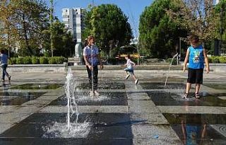 Yaz bitti çocukların su sevgisi bitmedi