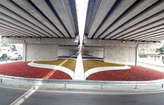 Yüzbaşılar Kavşağı renklendi