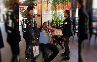 Zabıta ekipleri Sanat Parkı’nı seyyar satıcılardan...