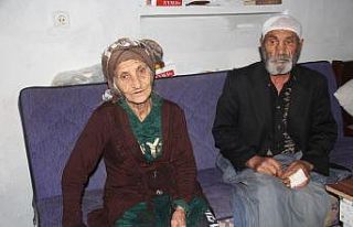 80 yaşındaki kadın eşini odunla dövüp bıçakladı