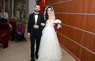 Adliyede intihar eden şahıs ünlü yazarın eşi...