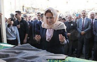 Akşener kazada ölen il başkanının cenaze törenine...