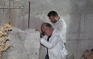 Alacaklıları kaçırıp zincirle bağladı