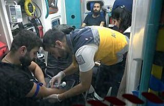 Alışveriş merkezinde bıçaklı kavga: 1’i güvenlik...