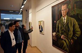 Atatürk portreleri sergisine büyük ilgi