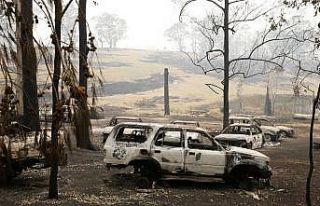 Avustralya yangınlarla mücadele ediyor