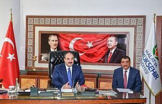 Bakan Varank, Malatya Büyükşehir Belediyesini ziyaret...