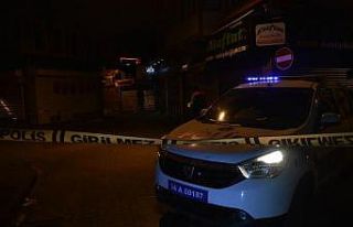 Balat’ta iki kişi arasındaki silahlı kavga kanlı...