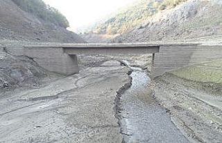Barajın suyu çekilince eski köprüler 20 yıl sonra...
