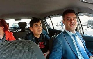 Belediye başkanı taksici oldu direksiyona geçti