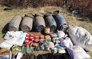 Bitlis’te PKK’ya ait patlayıcı ve gıda malzemesi...