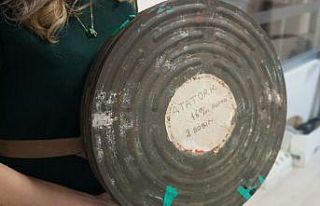 Çöpten kurtarılan Atatürk Belgeseli İzmitliler’le...