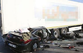 Edremit’e ateş düştü: Kazada bir aile yok oldu