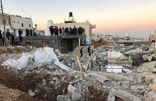 El Halil’de İsrail güçleri 4 Filistinlinin evini...