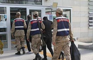 Elazığ’da 5 kilo esrarla yakalanan 2 şüpheli...