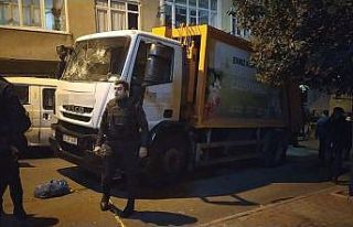 Esenler’de feci ölüm: Çöp kamyonun altında...
