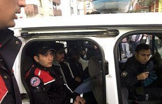 Esenyurt’ta yol ortasında silahlı saldırı: 2...