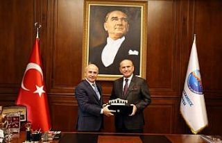 Eski İBB Başkanı Kadir Topbaş’tan Başkan Akgün’e...