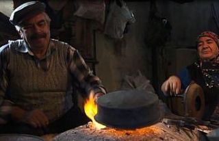 Evinin bir köşesinde 54 yıldır eşiyle birlikte...