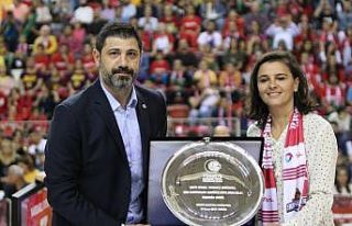 Fenerbahçe’nin yıldız oyuncusu Birsel Vardarlı’ya...