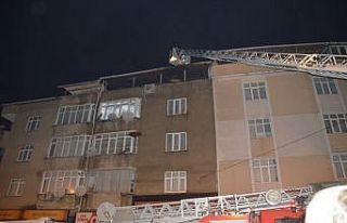 Gaziosmanpaşa’da 4 katlı bir apartmanın en üst...