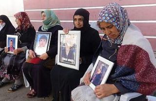 HDP önündeki ailelerin evlat nöbeti 67’nci günde