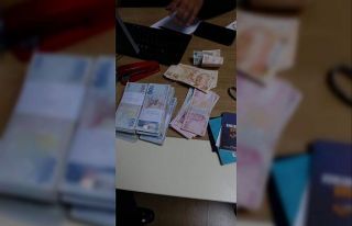İçerisinde binlerce lira olan çanta sahibine teslim...