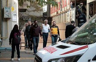 İntihar etmek isterken omzundan yaralandı