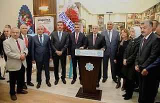 İsmail Kahraman’a fahri doktora unvanı verildi